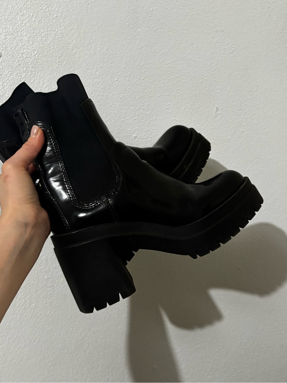 Aldo Black Patent Chunky Chelsea Heeled Boots 6 1/2 - 7